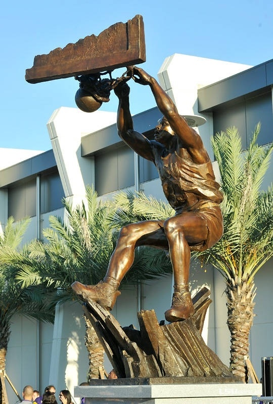 Estátua de bronze de Shaquille